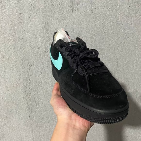 size 10-Co-signed Tiffany Tiffany & Co. x Nike Air Force 1 Low SP
